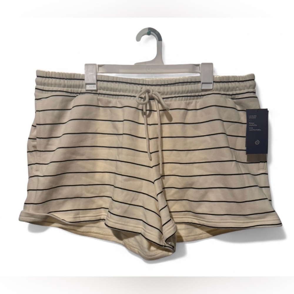 Universal Thread Cream Striped Mid Thigh Fleece Shorts XXL